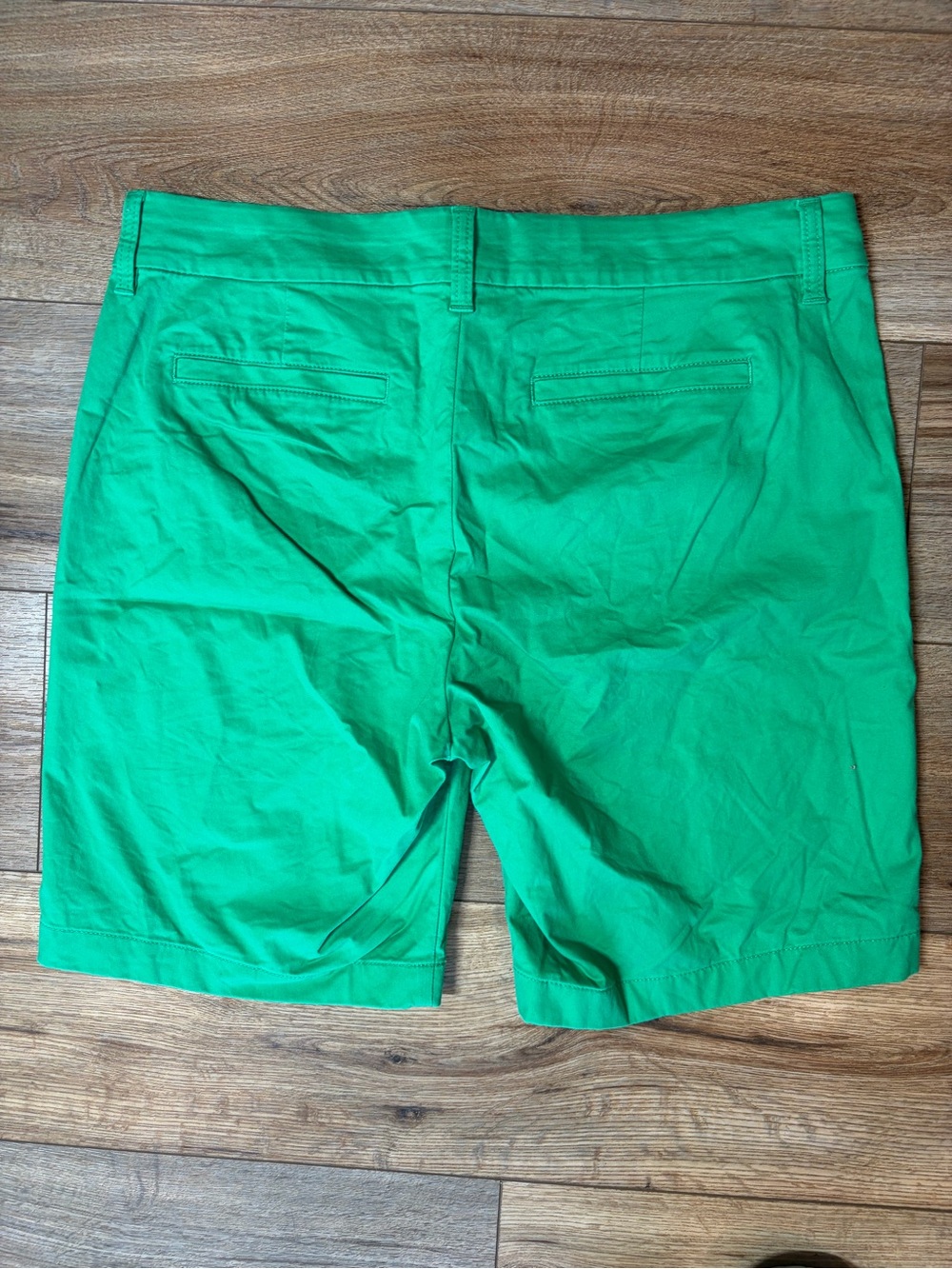 J.Crew women's classic mid-rise stretch vibrant green preppy sailor chino shorts - Picture 7 of 7